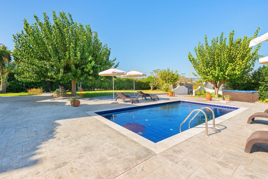 Villa Giovanni Faliraki Luaran gambar