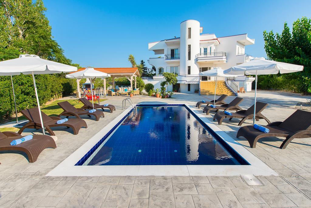 Villa Giovanni Faliraki Luaran gambar